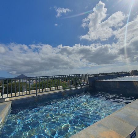 Luxury Retreat At Aqua Breeze Apartment, Flic En Flac Exterior photo